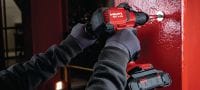 S-BT-EF HC HL スレッドスタッド 軽度の腐食環境での鋼材の電気接続用スレッドスクリューインスタッド (カーボンスチール、ミリサイズ)。接続するケーブルの推奨最大断面積 120 mm² / AWG 4.0 アプリケーション 3
